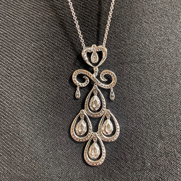 18k WHITE GOLD DIAMOND NECKLACE - Picture 6 of 7